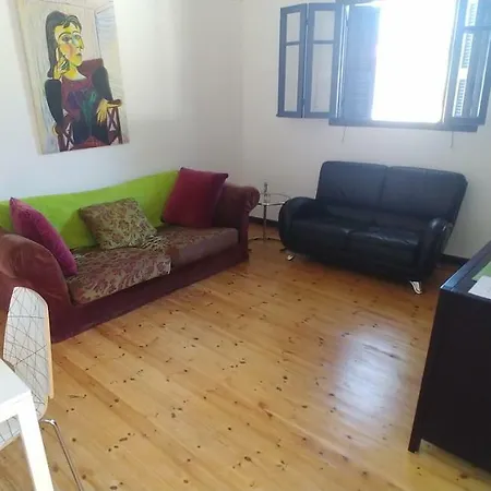 דירה Cool Courtyard Living לימסול