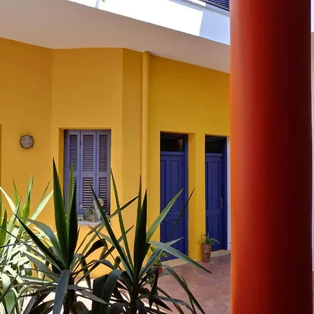 Cool Courtyard Living Daire Limasol
